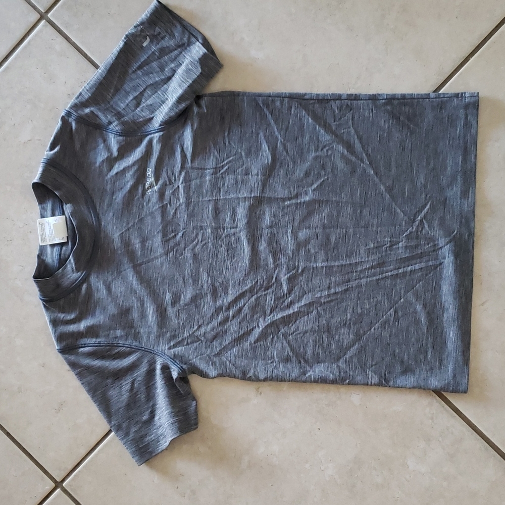 Speedo Boys size small UV shirt
